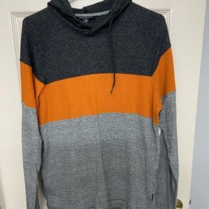 NWOT Men’s long sleeve lightweight hooded T-Shirt.